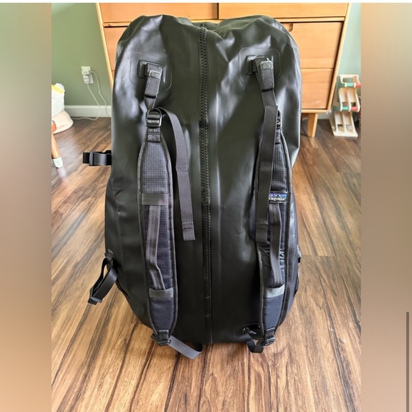 *RARE FIND & BRAND NEW* Patagonia Guidewater Duffel (80L) (Black) - Picture 2 of 6